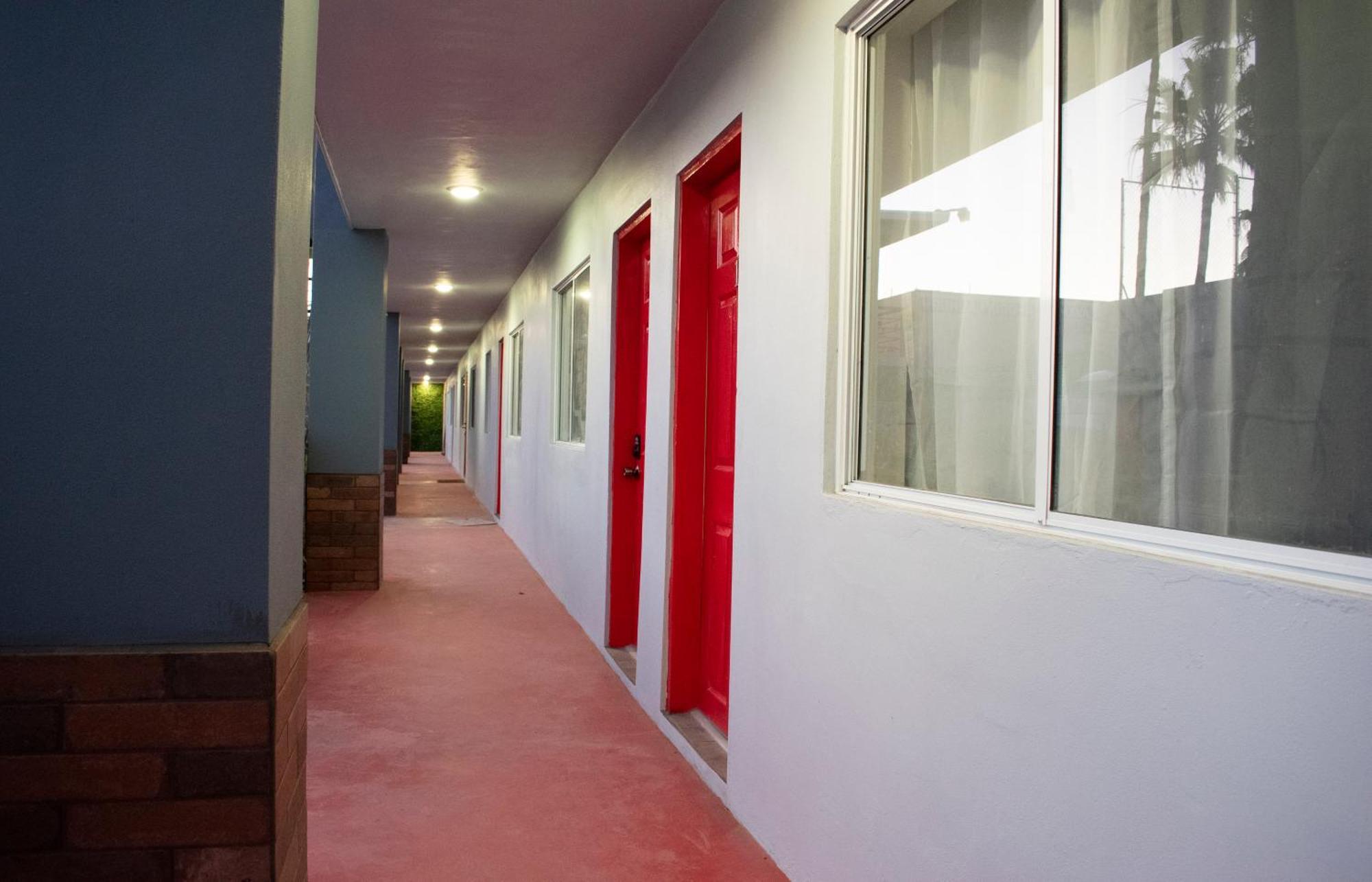 Chayo'S Departamentos Apartment เอนเซนาดา ภายนอก รูปภาพ